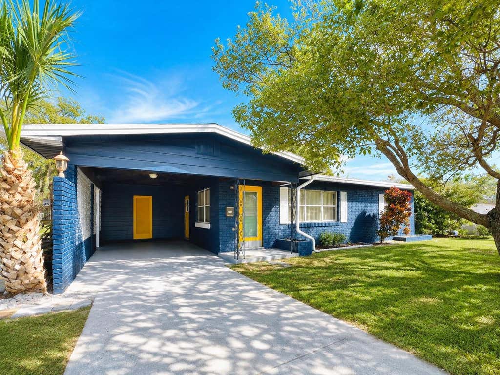 Photo of 501 Avenue G SE, Winter Haven, FL 33880 (MLS # O6436311)