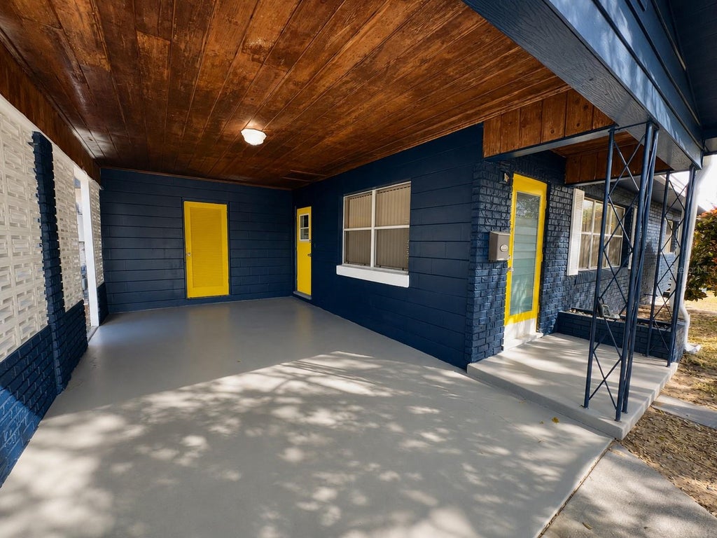 Photo of 501 Avenue G SE, Winter Haven, FL 33880 (MLS # O6436311)