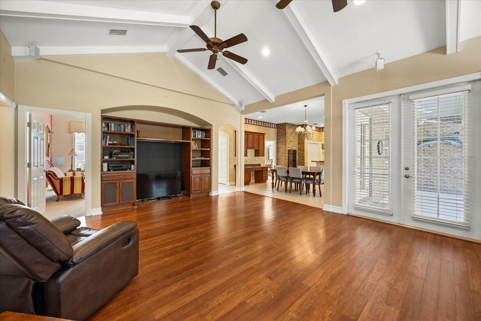 INDIAN MOUND VILLAGE - Residential