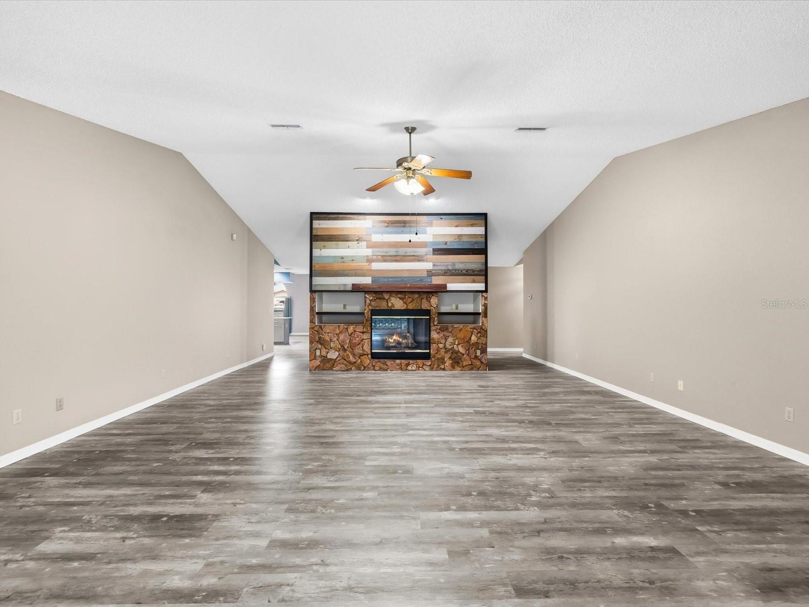 SPRING HILL - Residential