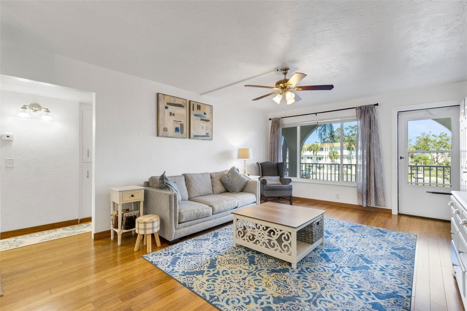 ON TOP OF THE WORLD - Residential