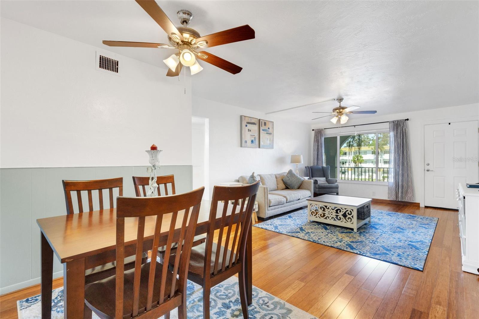 ON TOP OF THE WORLD - Residential