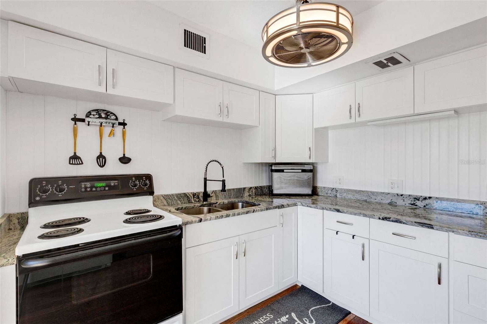 ON TOP OF THE WORLD - Residential