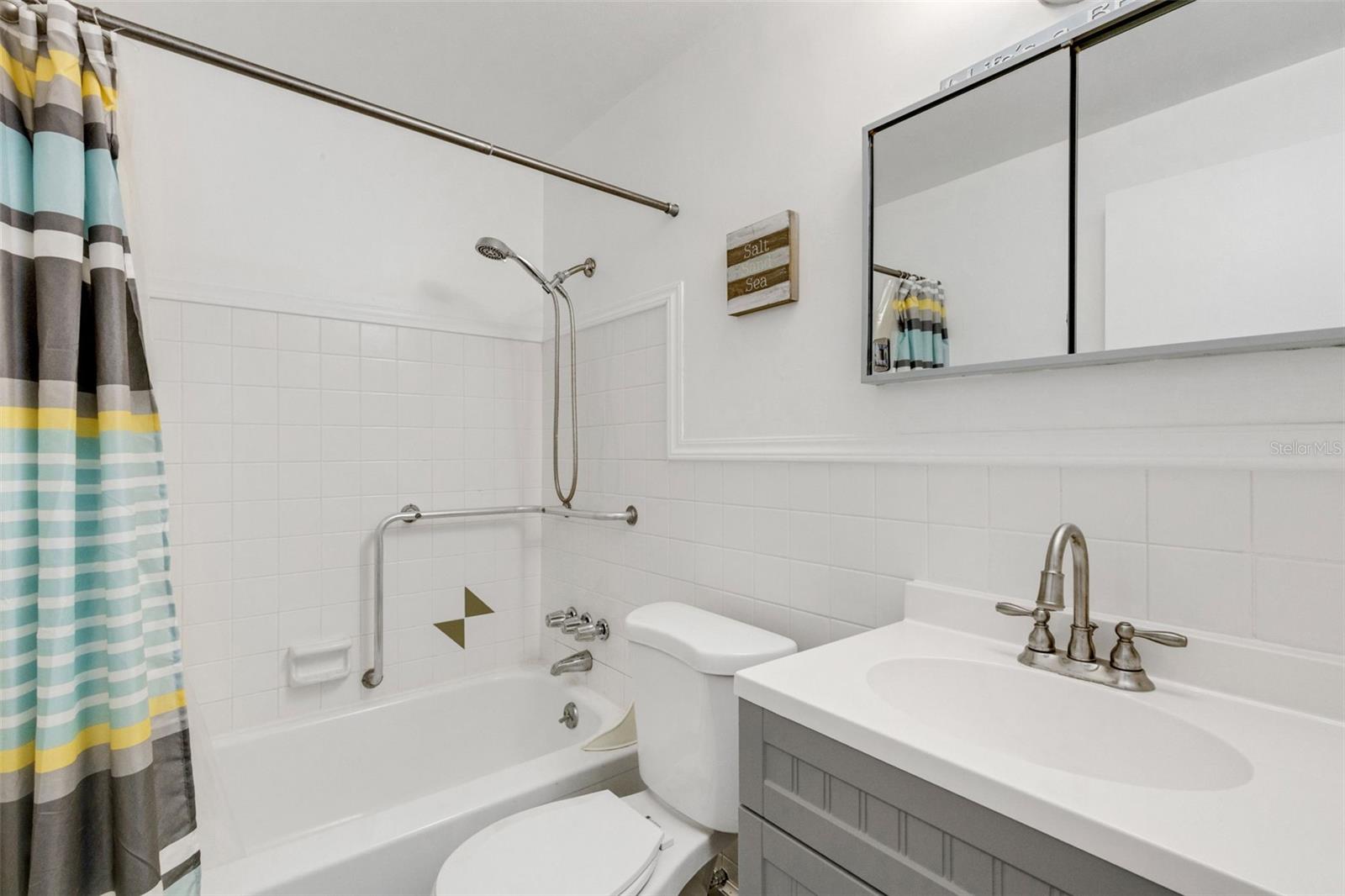 ON TOP OF THE WORLD - Residential