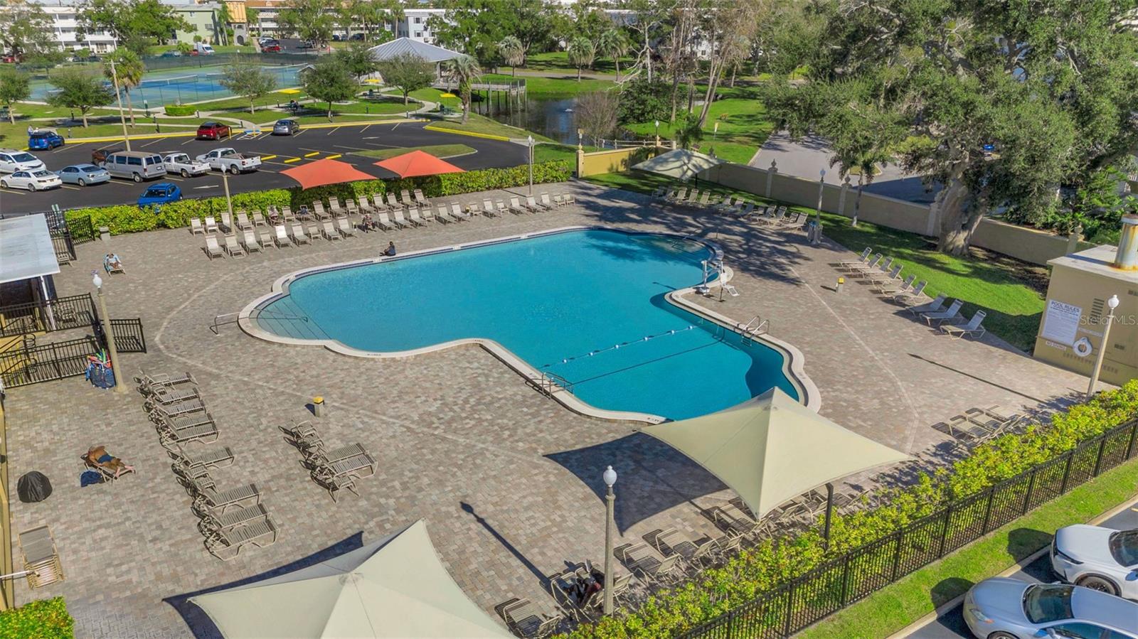 ON TOP OF THE WORLD - Residential