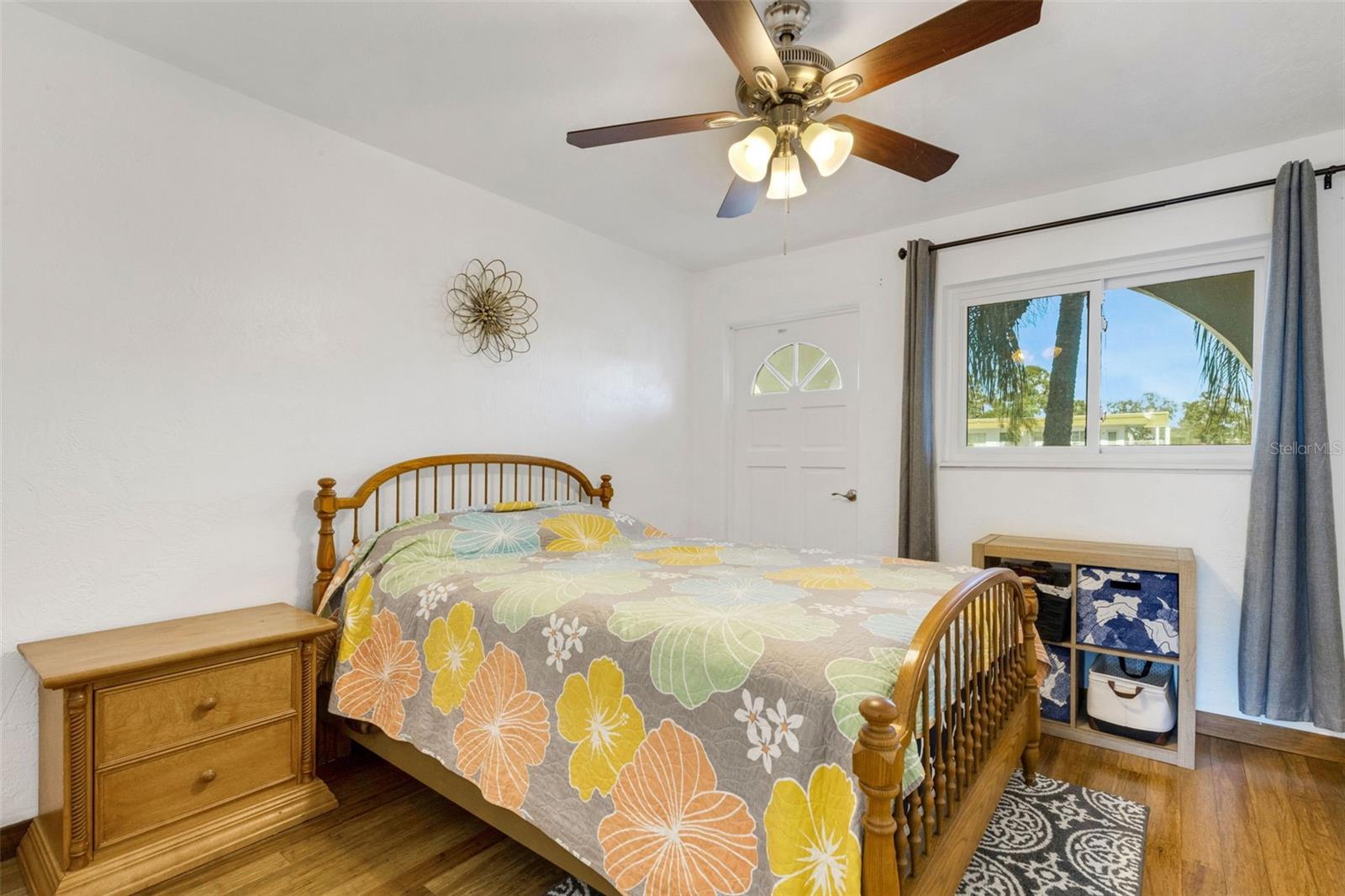 ON TOP OF THE WORLD - Residential