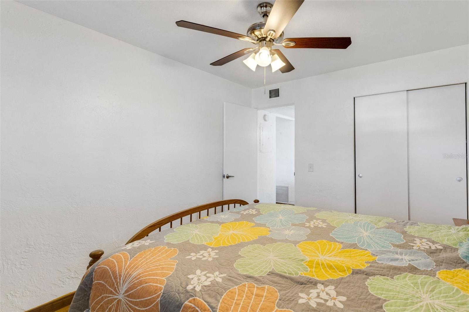 ON TOP OF THE WORLD - Residential