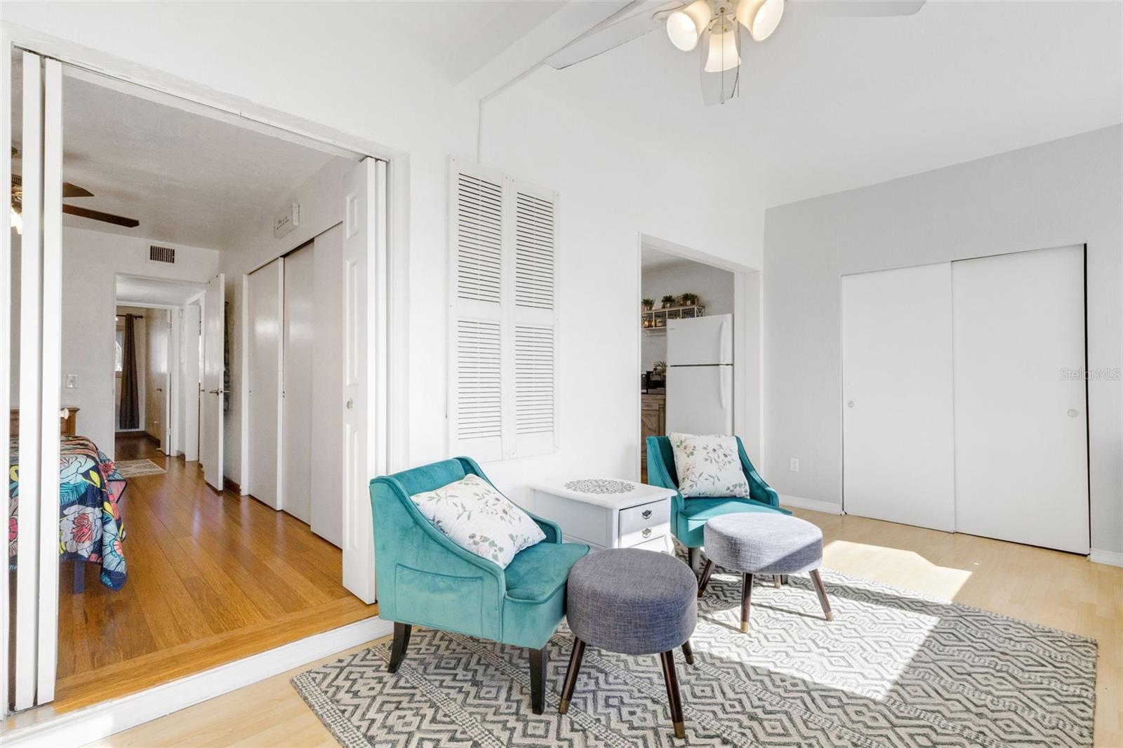 ON TOP OF THE WORLD - Residential