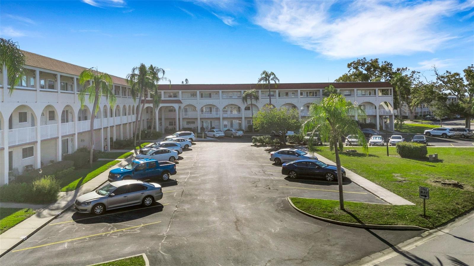 ON TOP OF THE WORLD - Residential