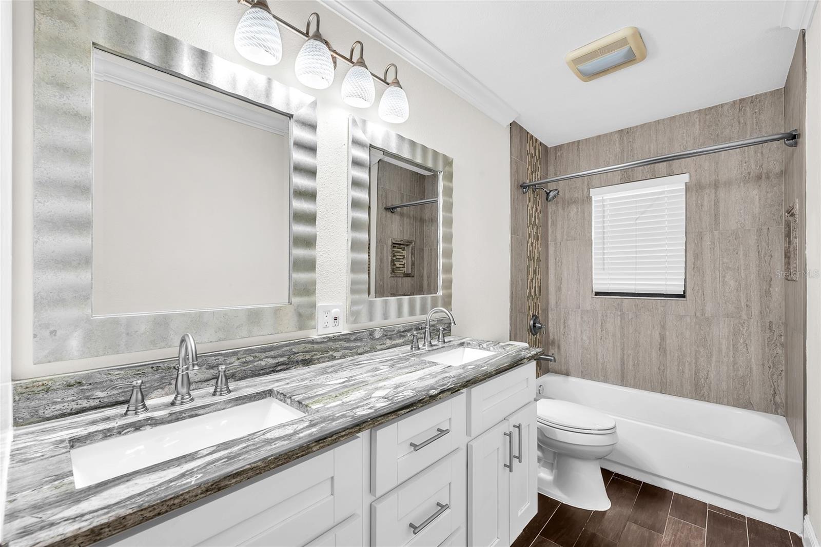 GLENNOAKS REV SUB - Residential Lease