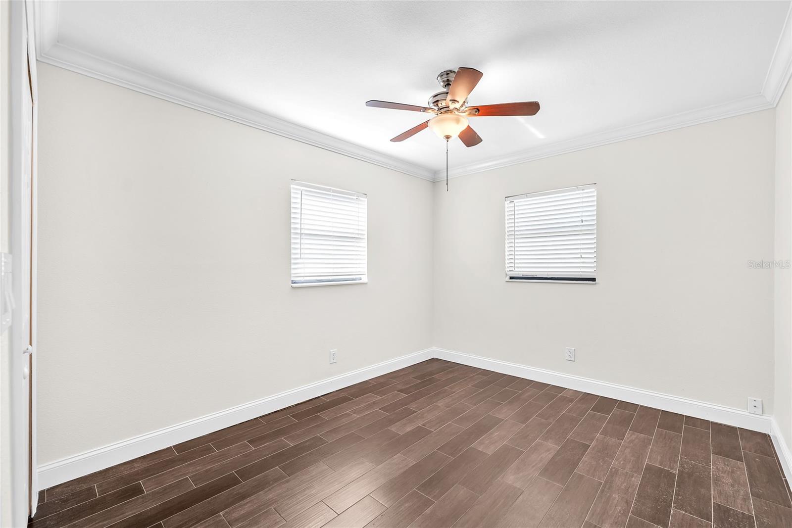 GLENNOAKS REV SUB - Residential Lease