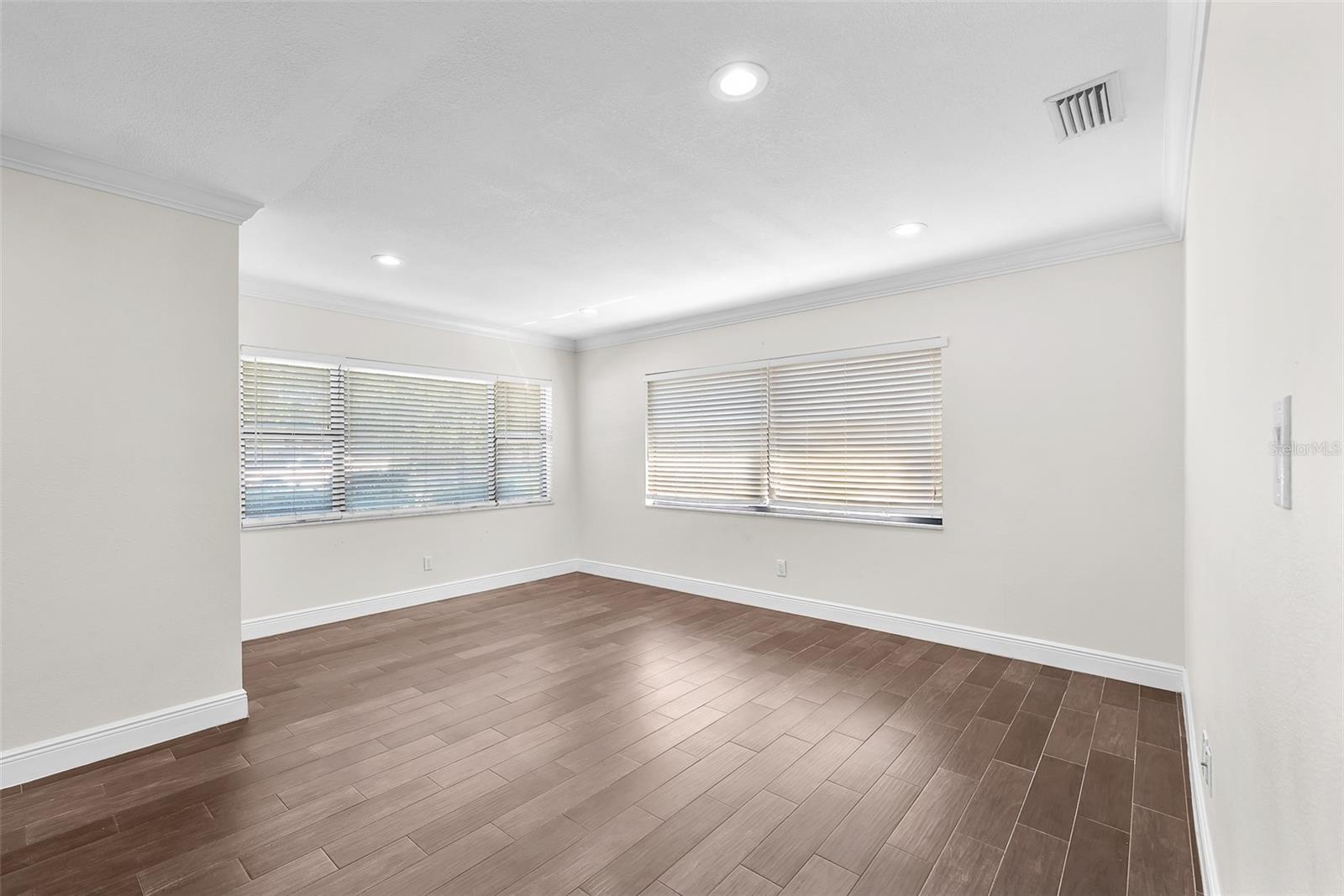 GLENNOAKS REV SUB - Residential Lease