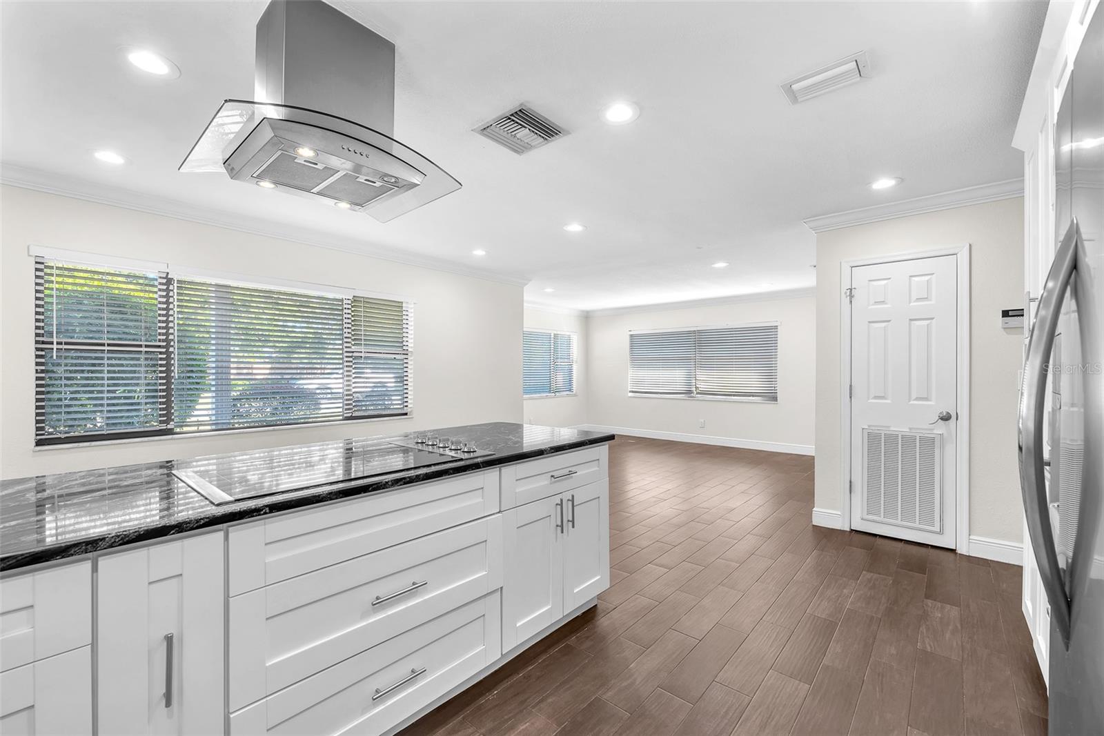 GLENNOAKS REV SUB - Residential Lease