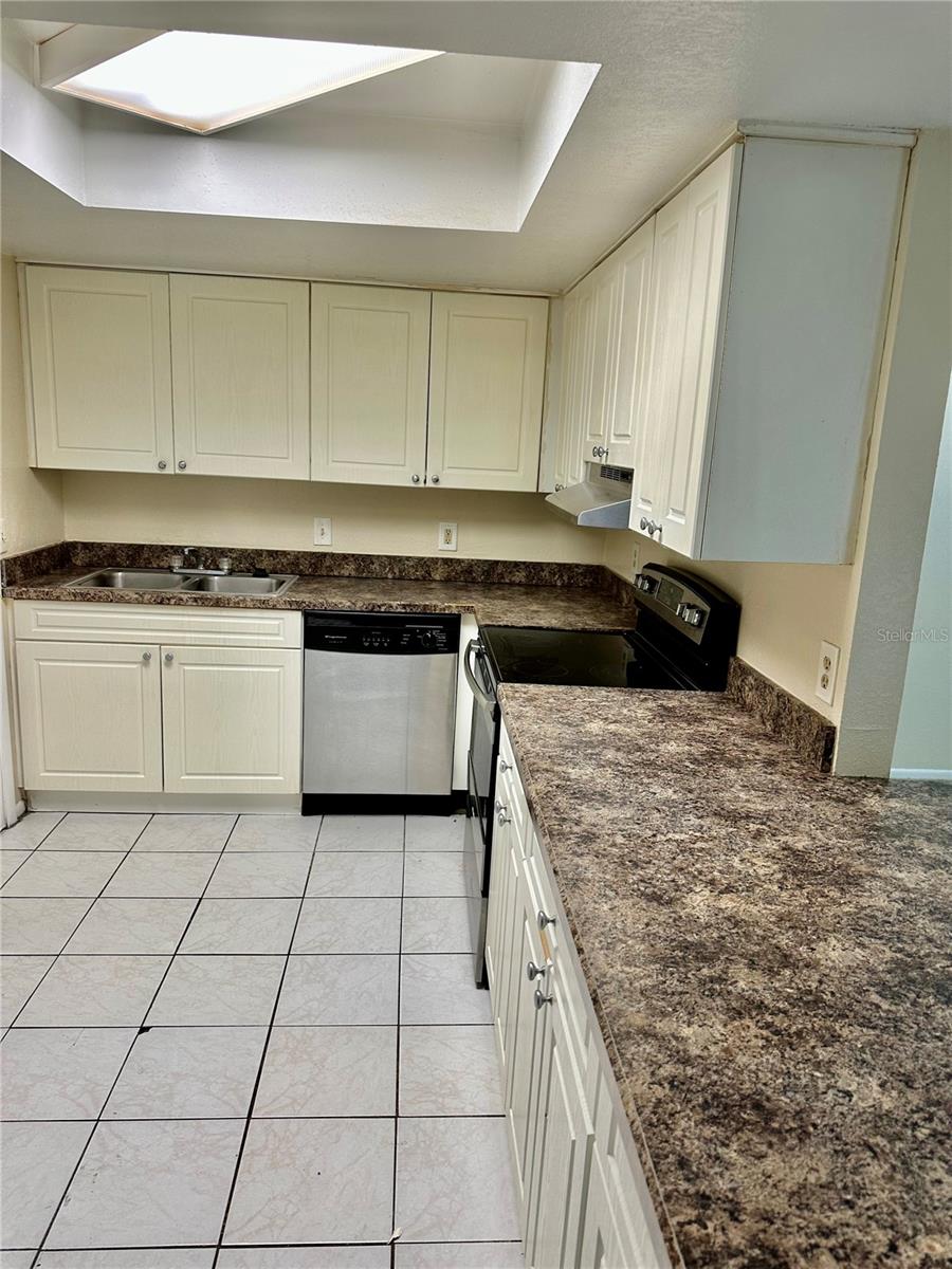 HAWTHORNE VILLAGE - Residential