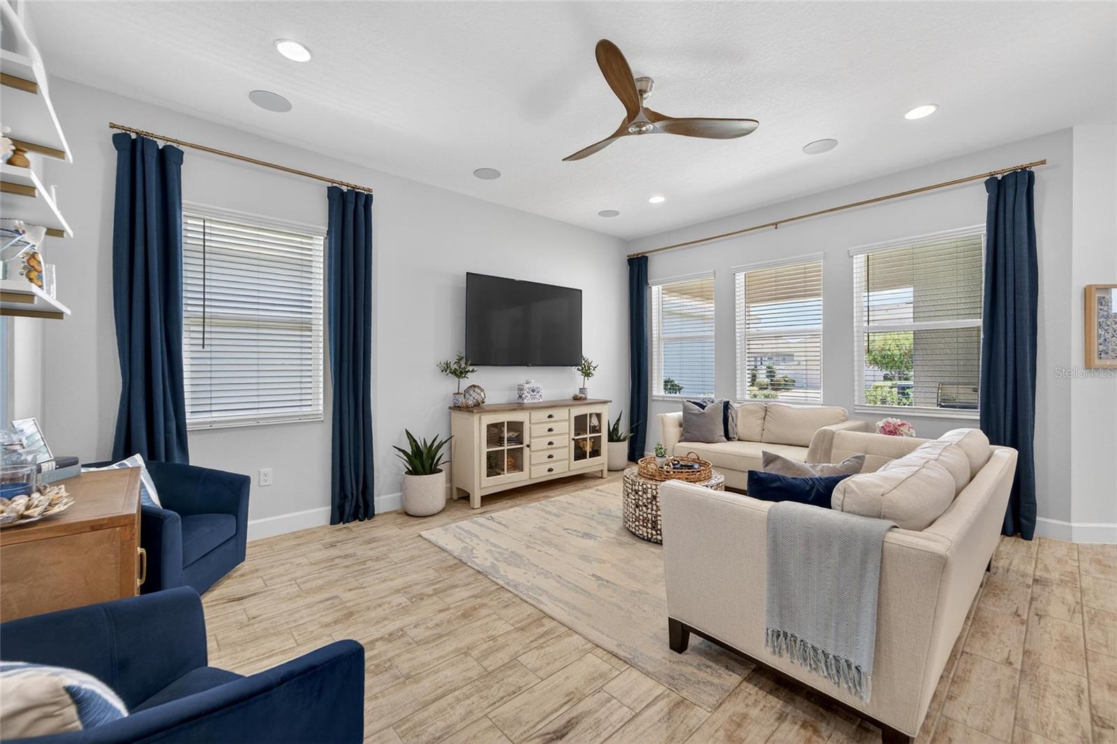 MIRABAY PARCELS 21 & 23 - Residential