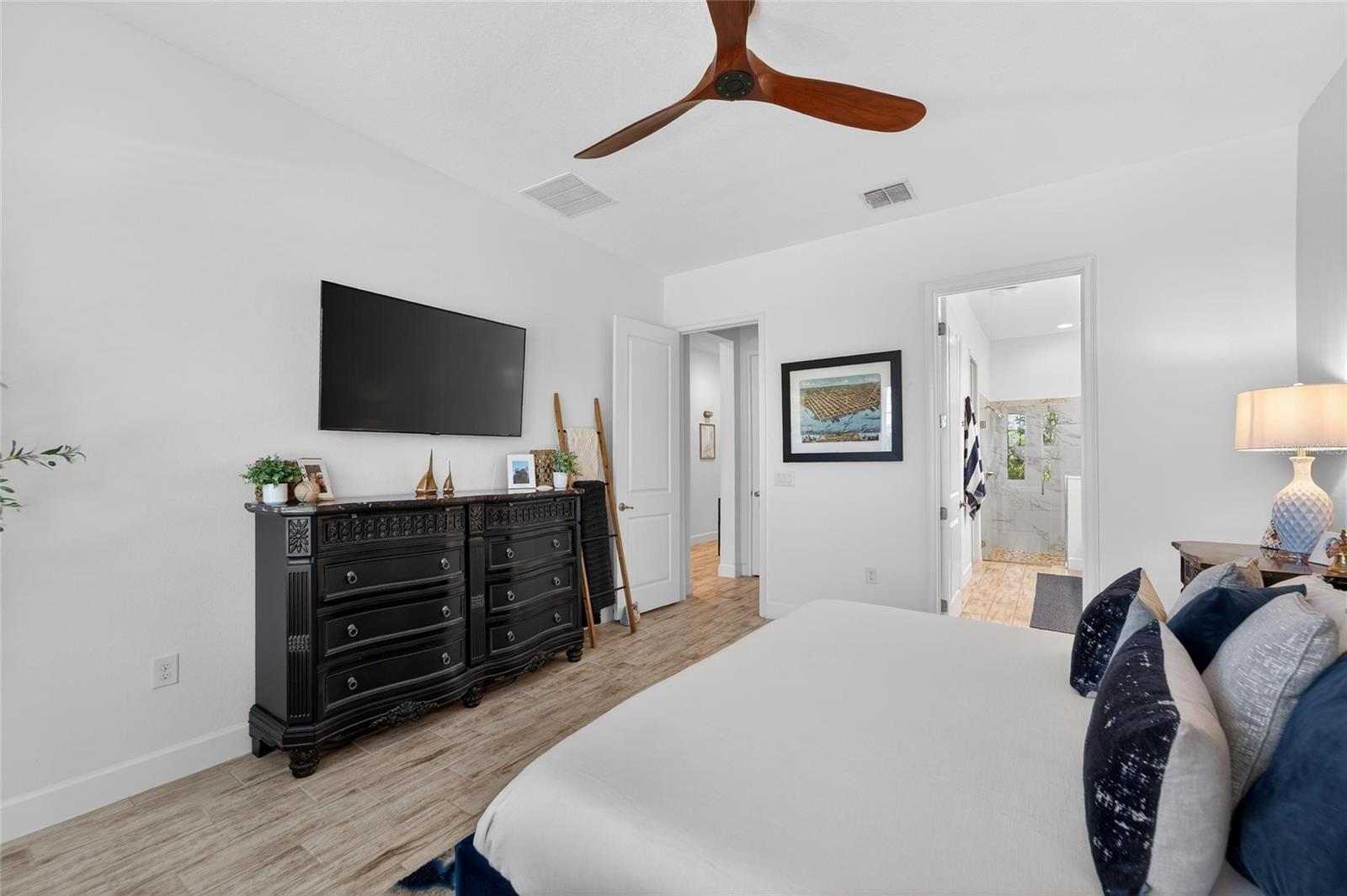 MIRABAY PARCELS 21 & 23 - Residential