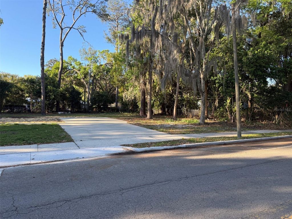 Photo of Tbd NW 7th Avenue, Gainesville, FL 32603 (MLS # GC538611)