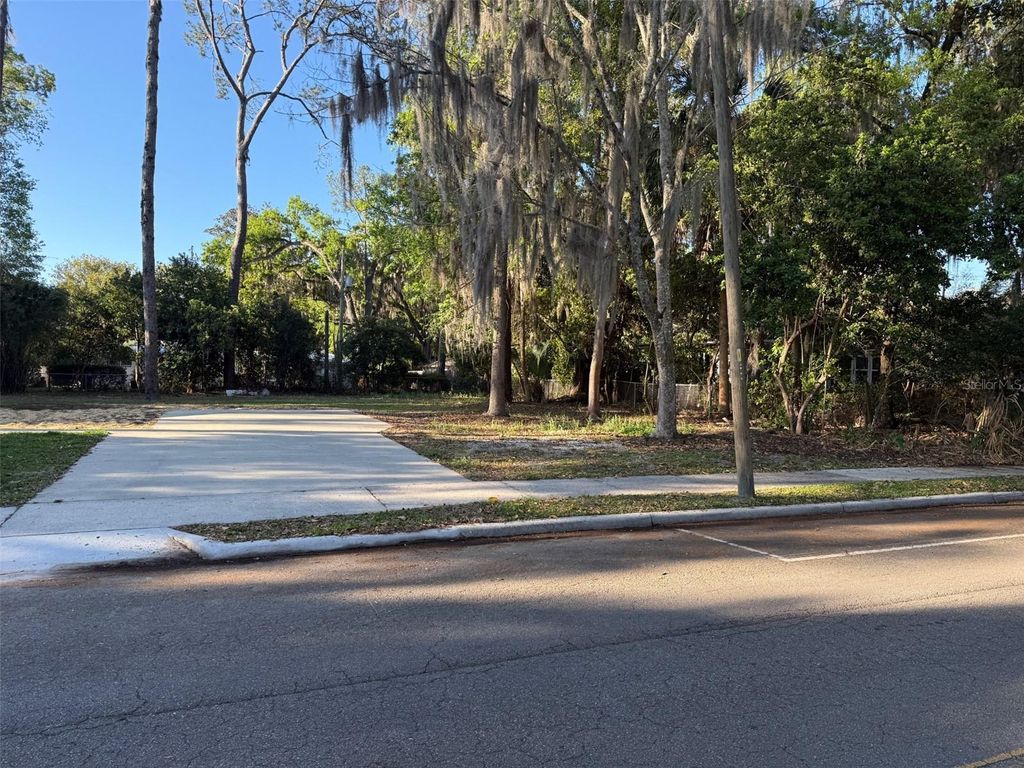 Photo of Tbd NW 7th Avenue, Gainesville, FL 32603 (MLS # GC538611)