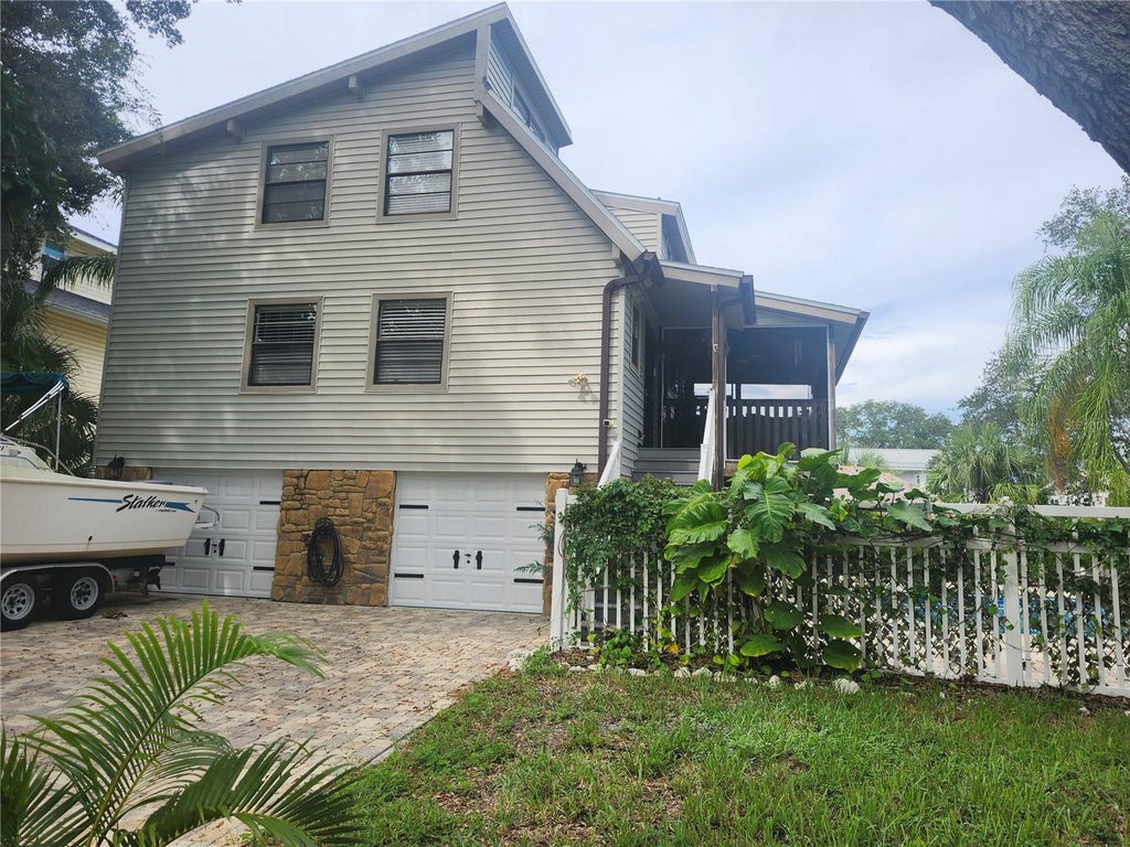 Photo of 4840 Hummingbird Trail, Palm Harbor, FL 34683 (MLS # TB8551063)