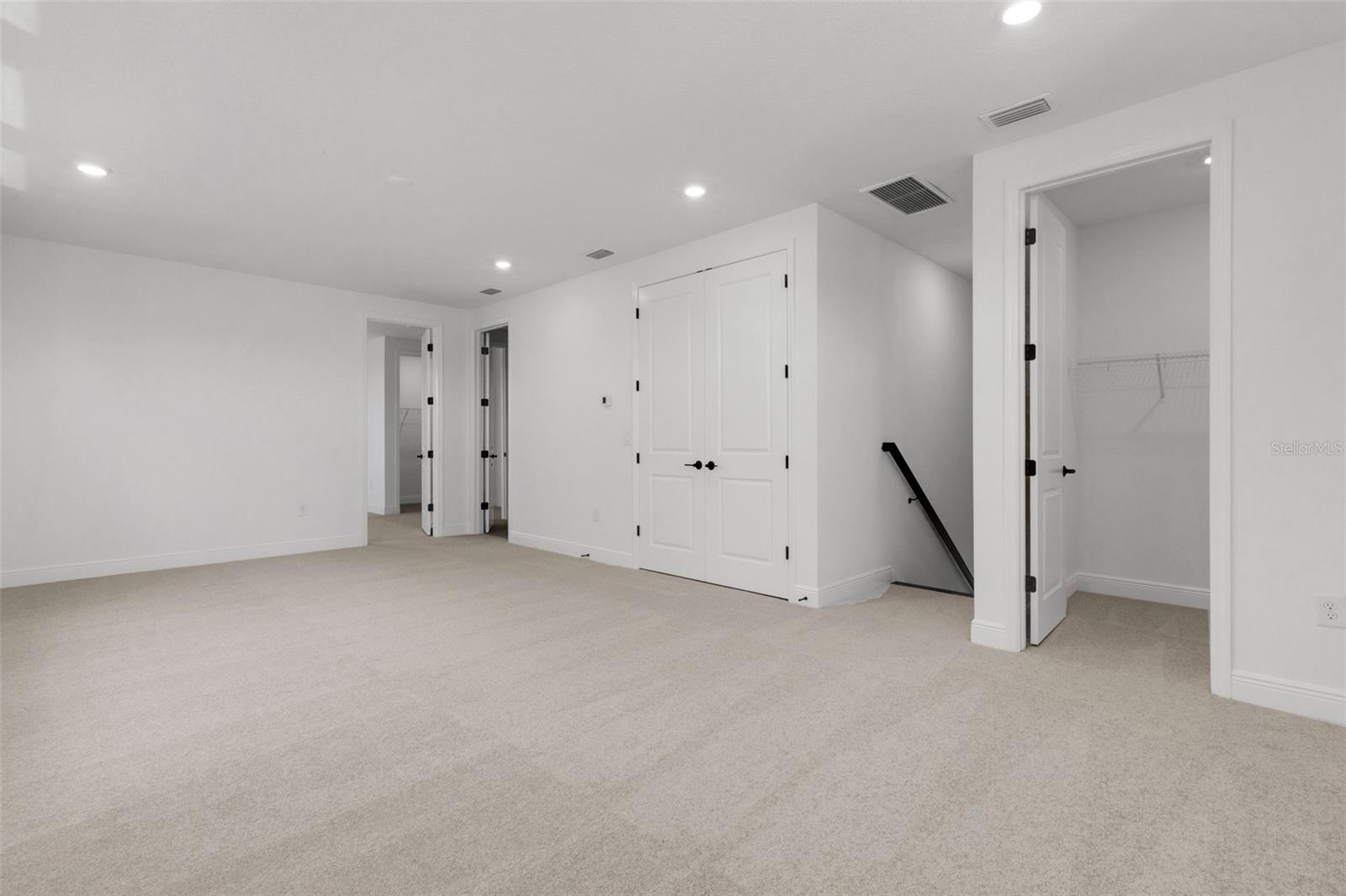 CREEKS EDGE AT TWIN RIVERS - Residential