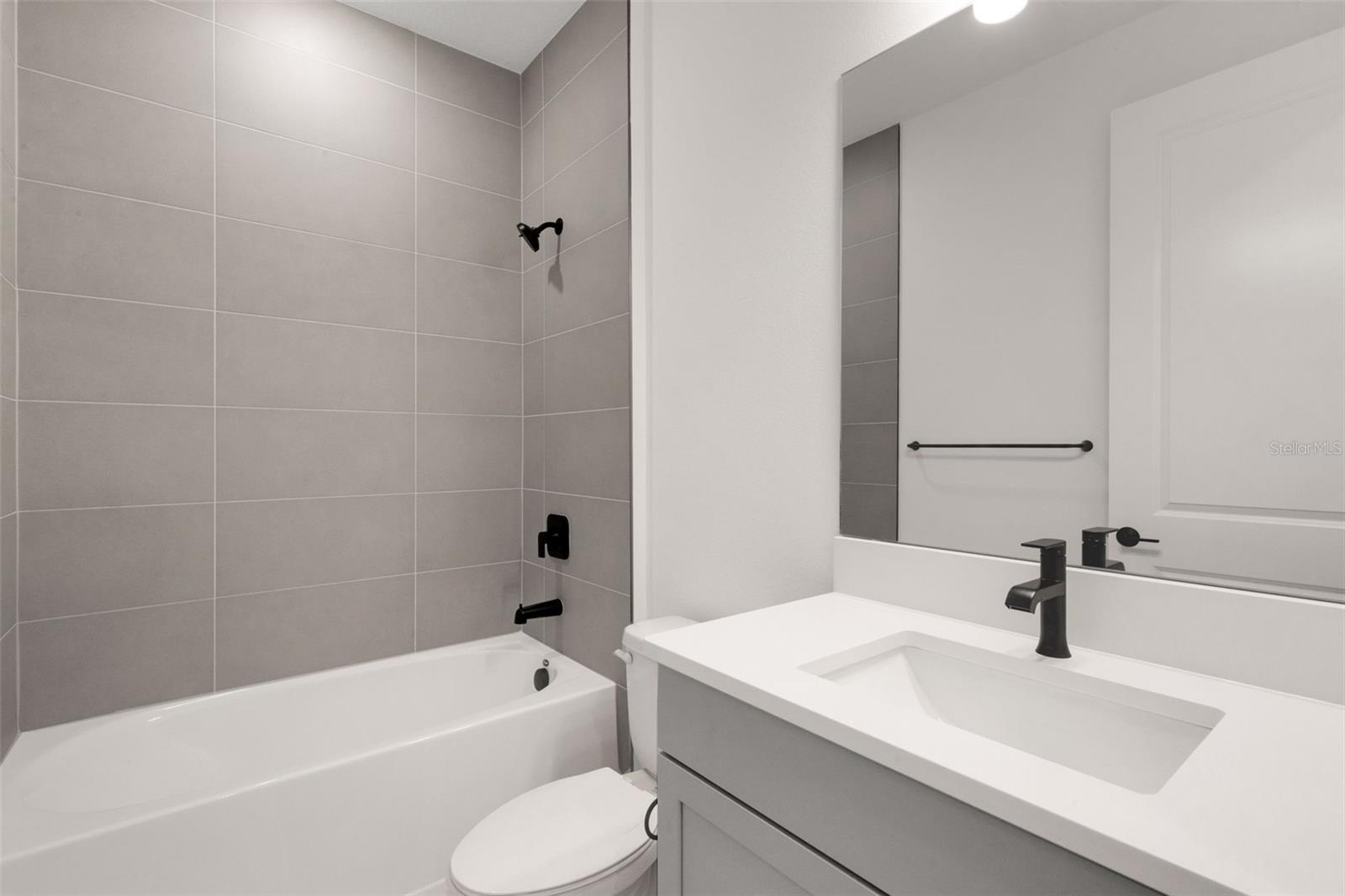 CREEKS EDGE AT TWIN RIVERS - Residential