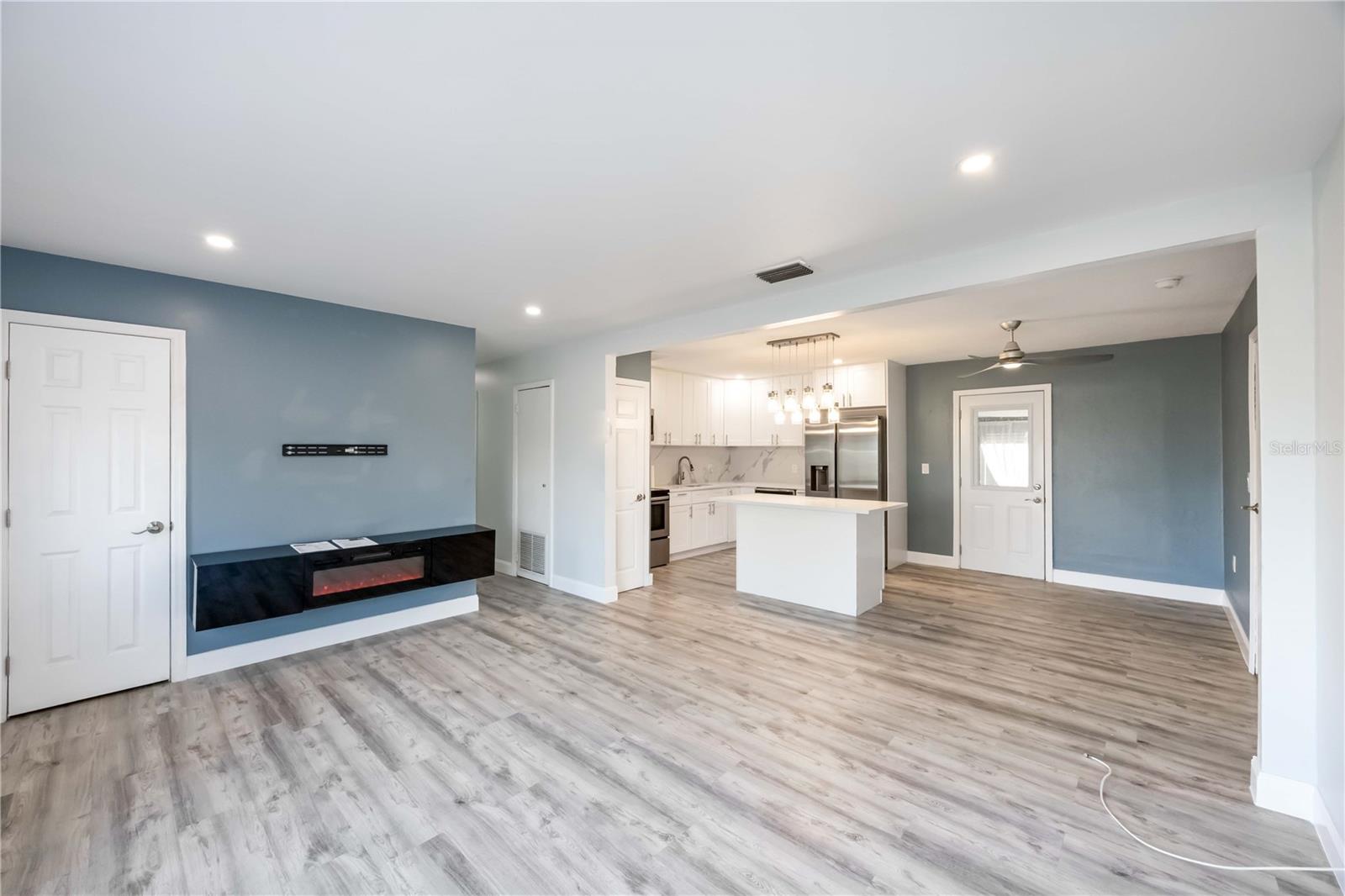 WARM MINERAL SPGS - Residential