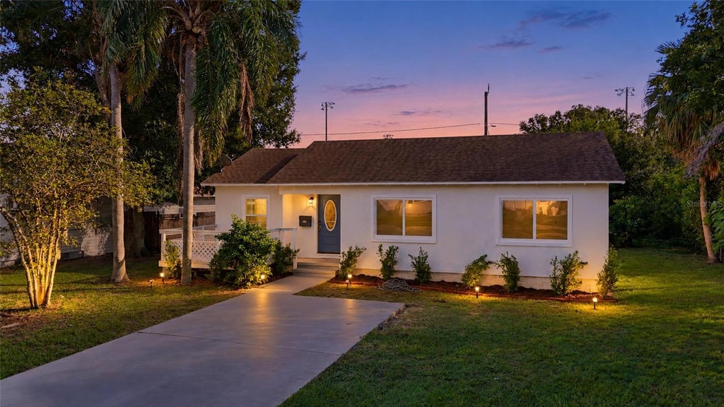 Photo of 4540 Emerson Avenue S, St Petersburg, FL 33711 (MLS # TB8559996)
