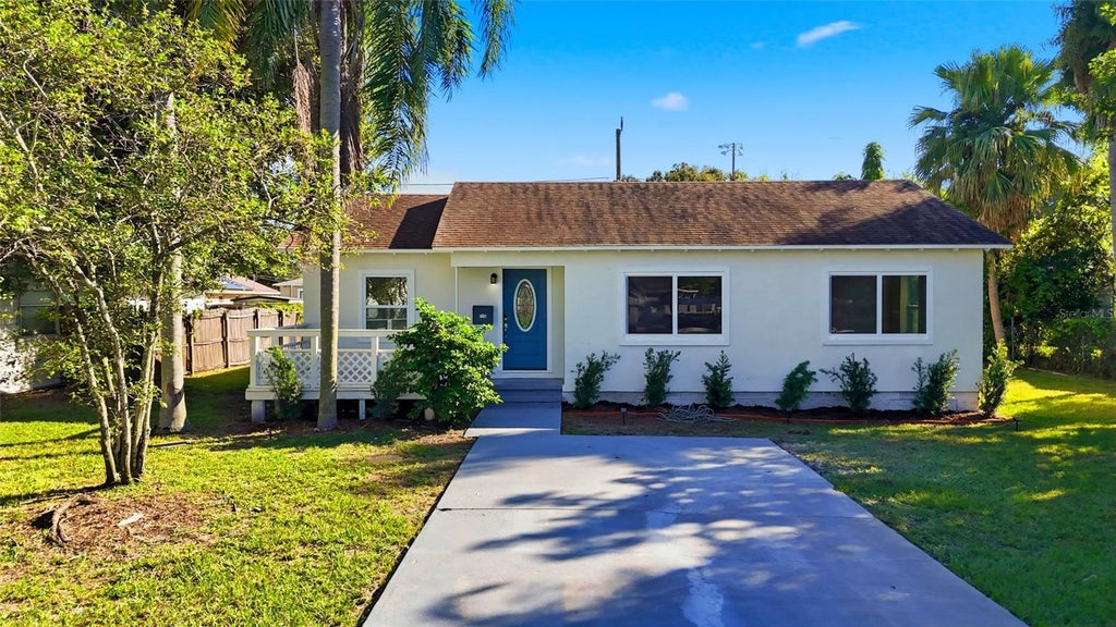 Photo of 4540 Emerson Avenue S, St Petersburg, FL 33711 (MLS # TB8559996)