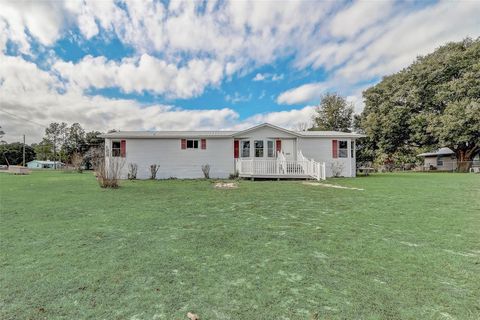 Photo of 9032 SW 106th Terrace, Gainesville, FL 32608 (MLS # O6373892)