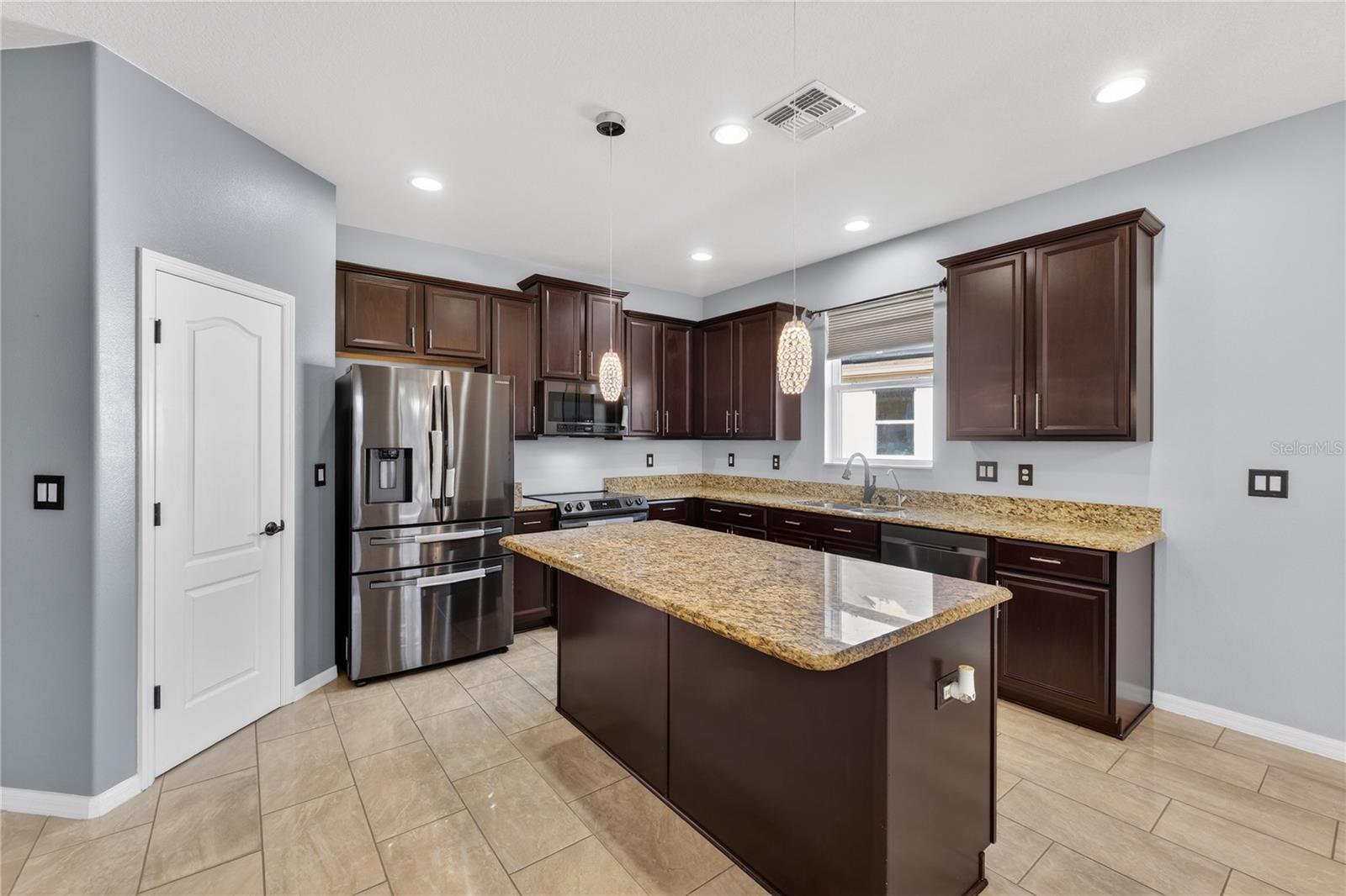 BRIDGEFORD XING - Residential