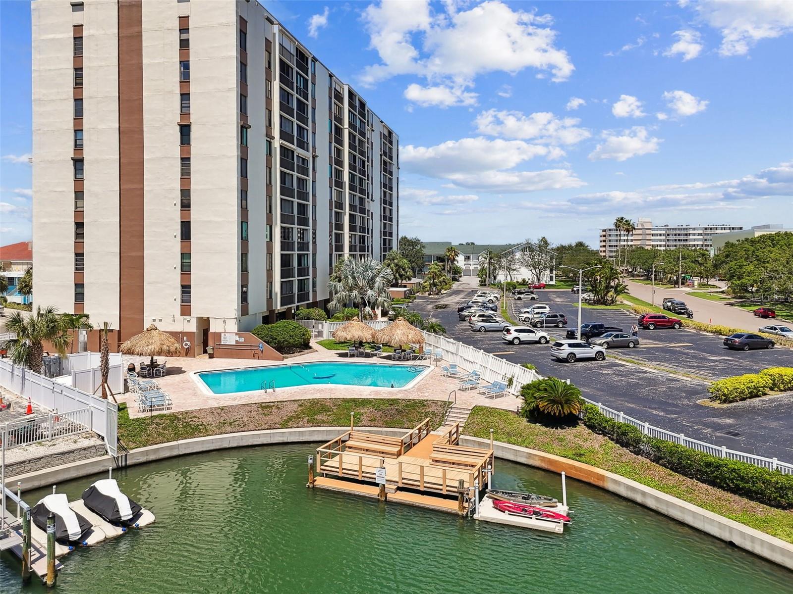 255 DOLPHIN POINT 207