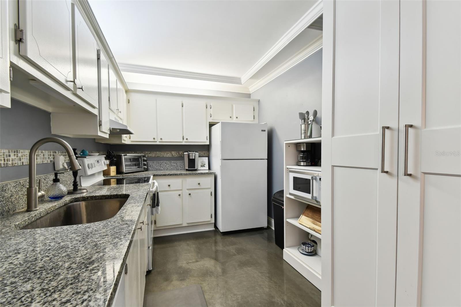 DOLPHIN COVE CLEARWATER - Residential