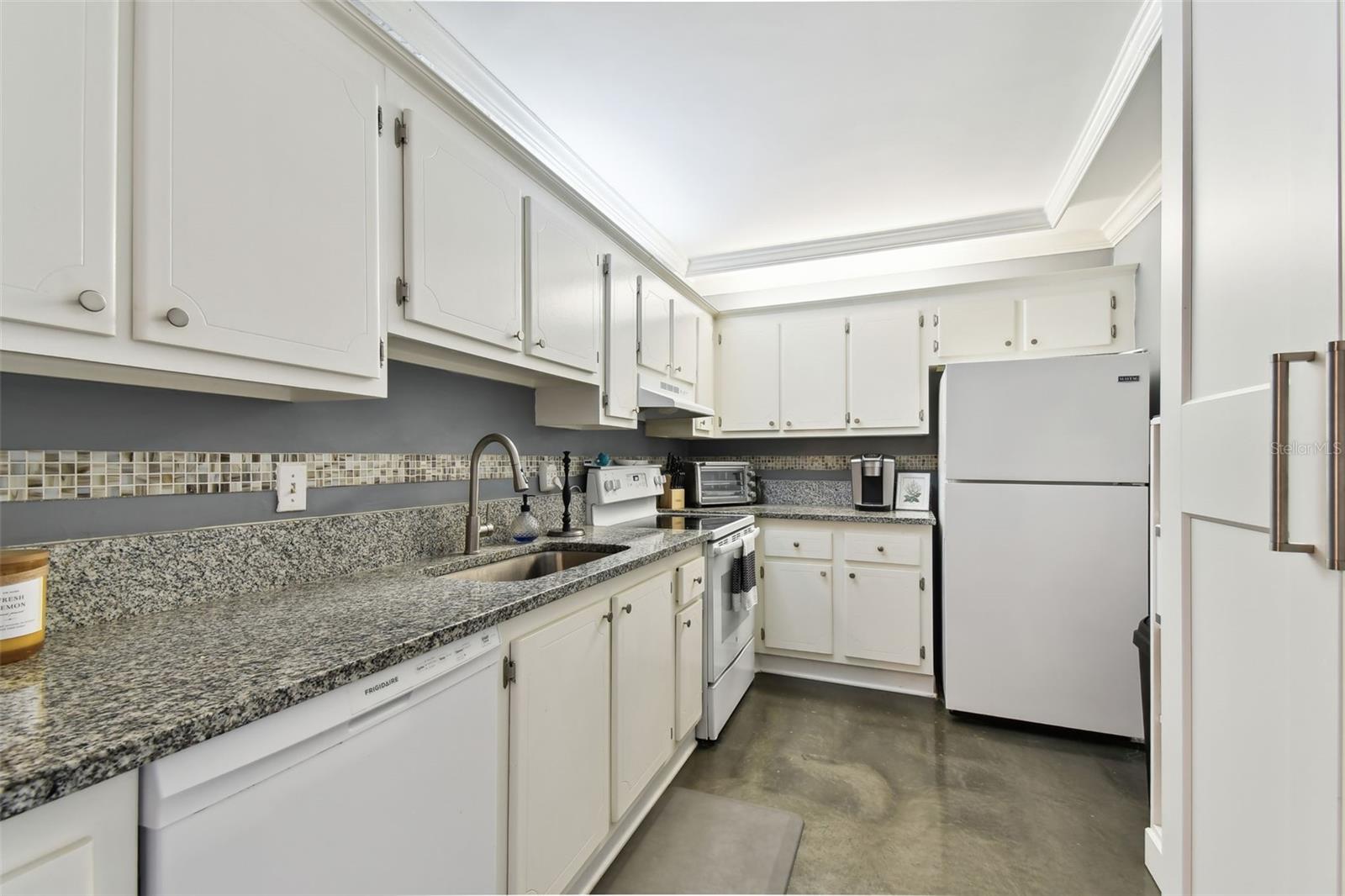 DOLPHIN COVE CLEARWATER - Residential