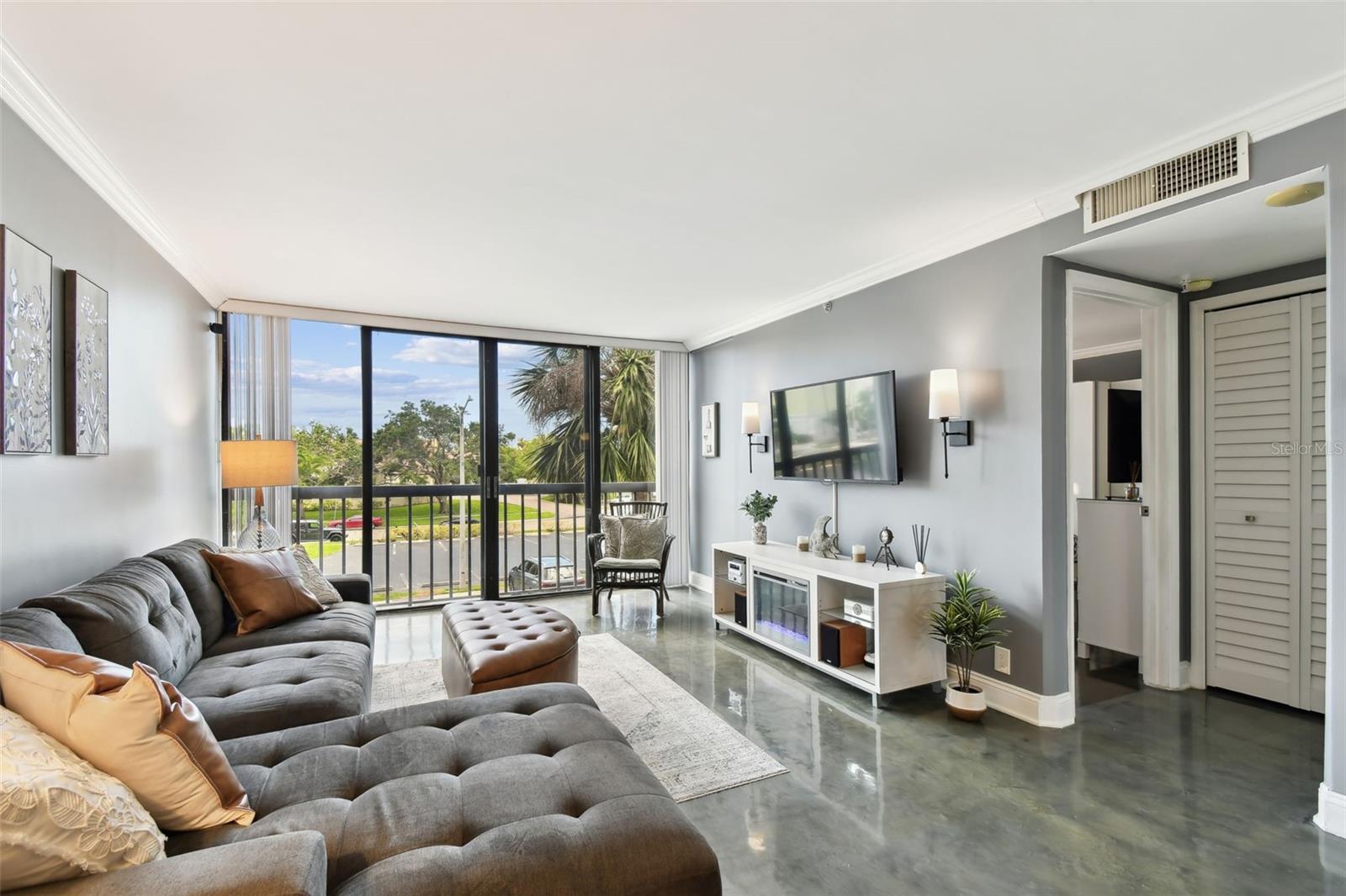 DOLPHIN COVE CLEARWATER - Residential