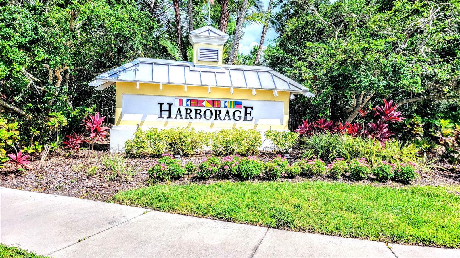 HARBORAGE ON BRADEN RIVER IV PH III - Residential Lease