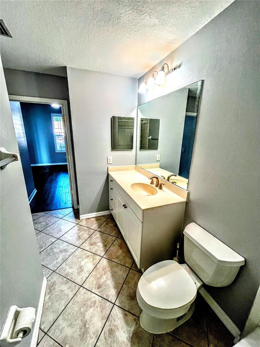 HARBORAGE ON BRADEN RIVER IV PH III - Residential Lease