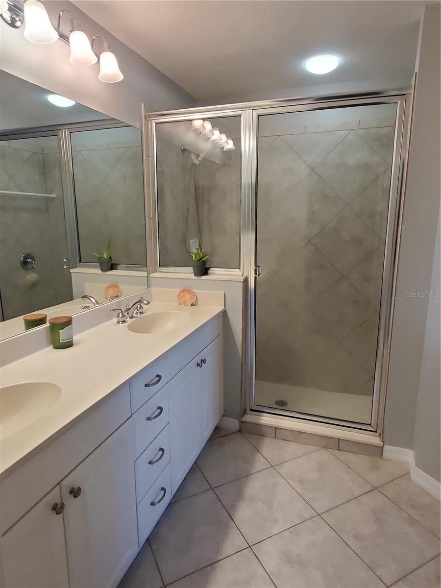 HARBORAGE ON BRADEN RIVER IV PH III - Residential Lease