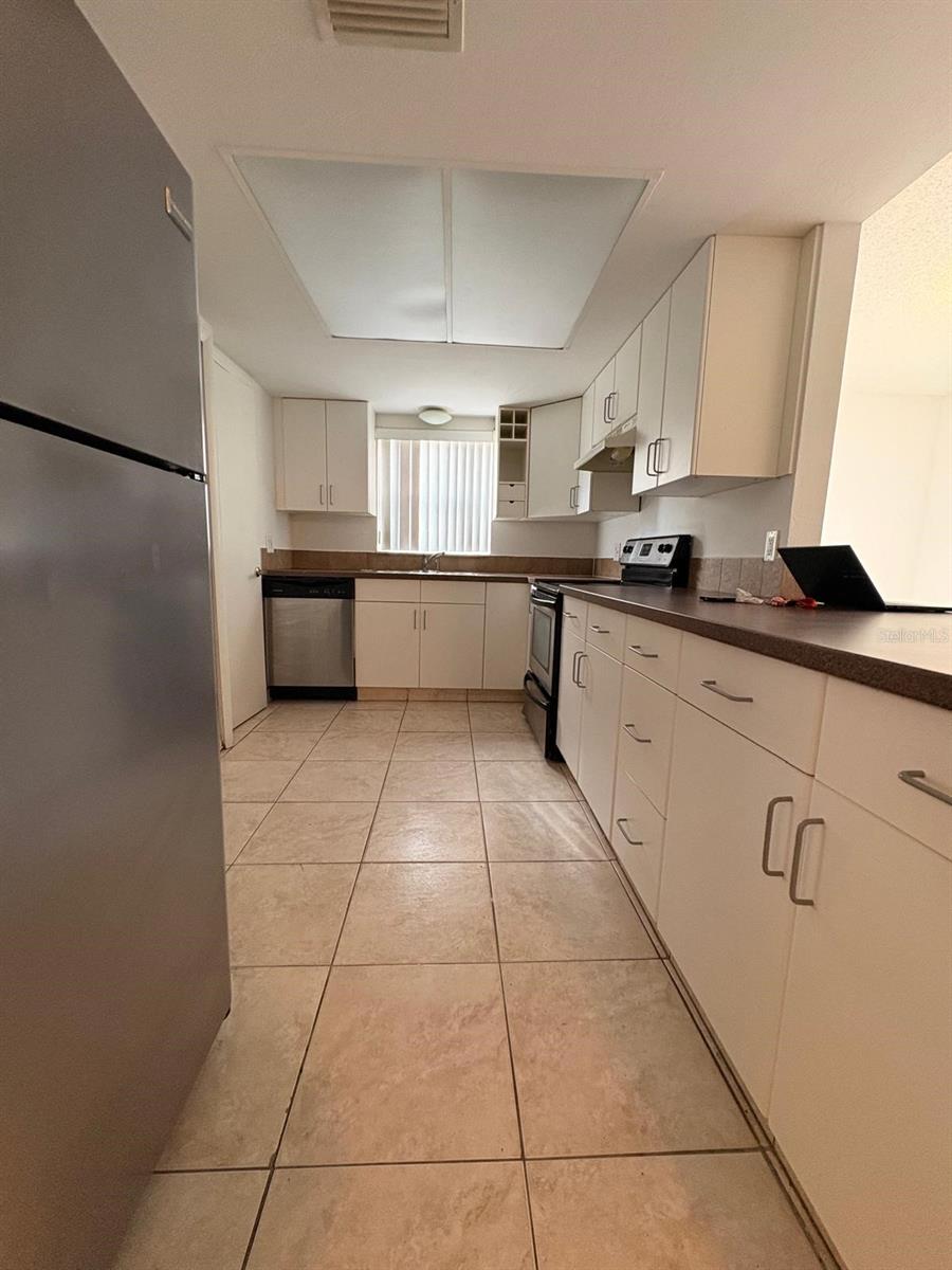 HAWTHORNE VILLAGE - Residential Lease