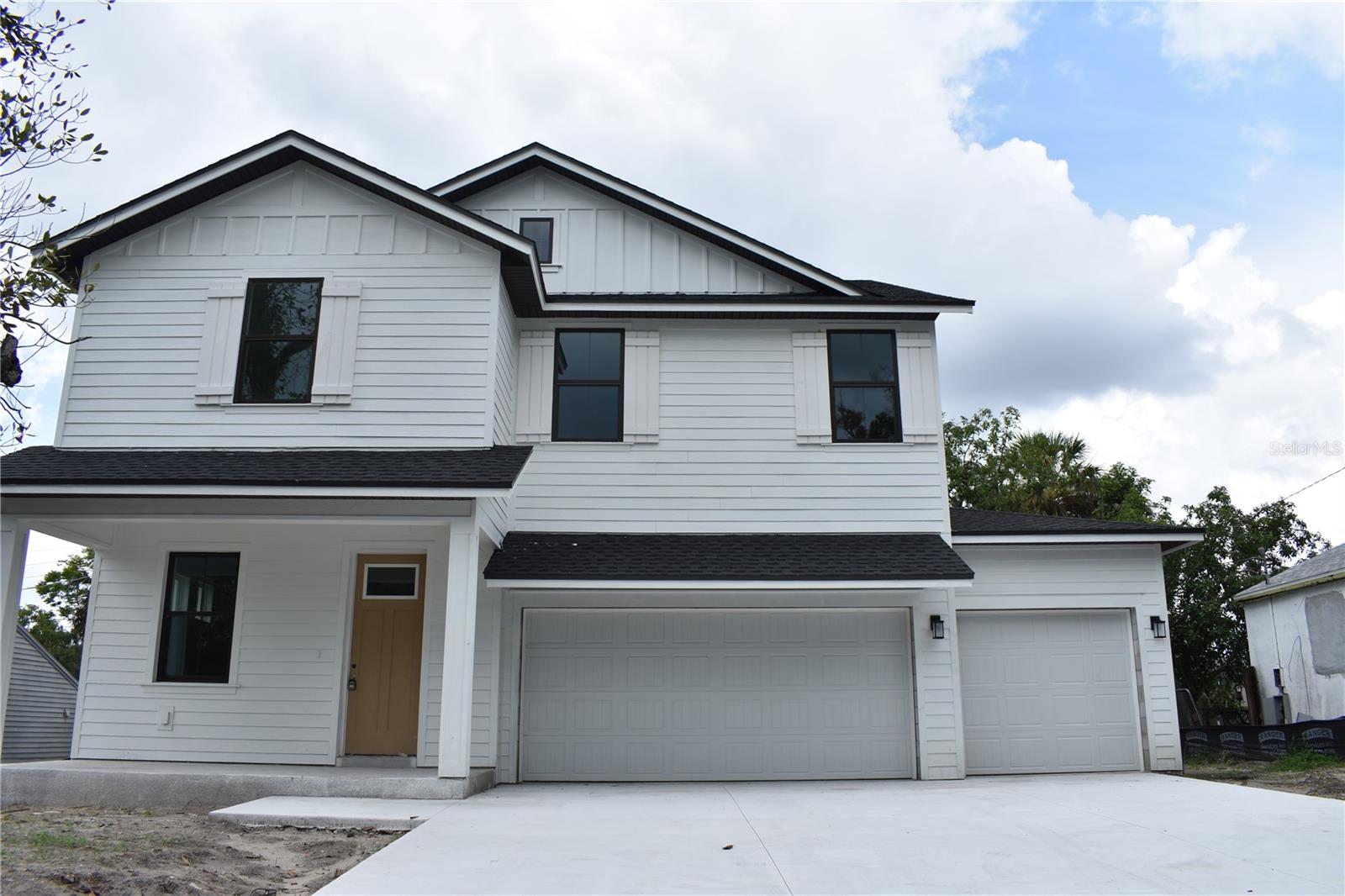1530 W RIVER SHORE WAY