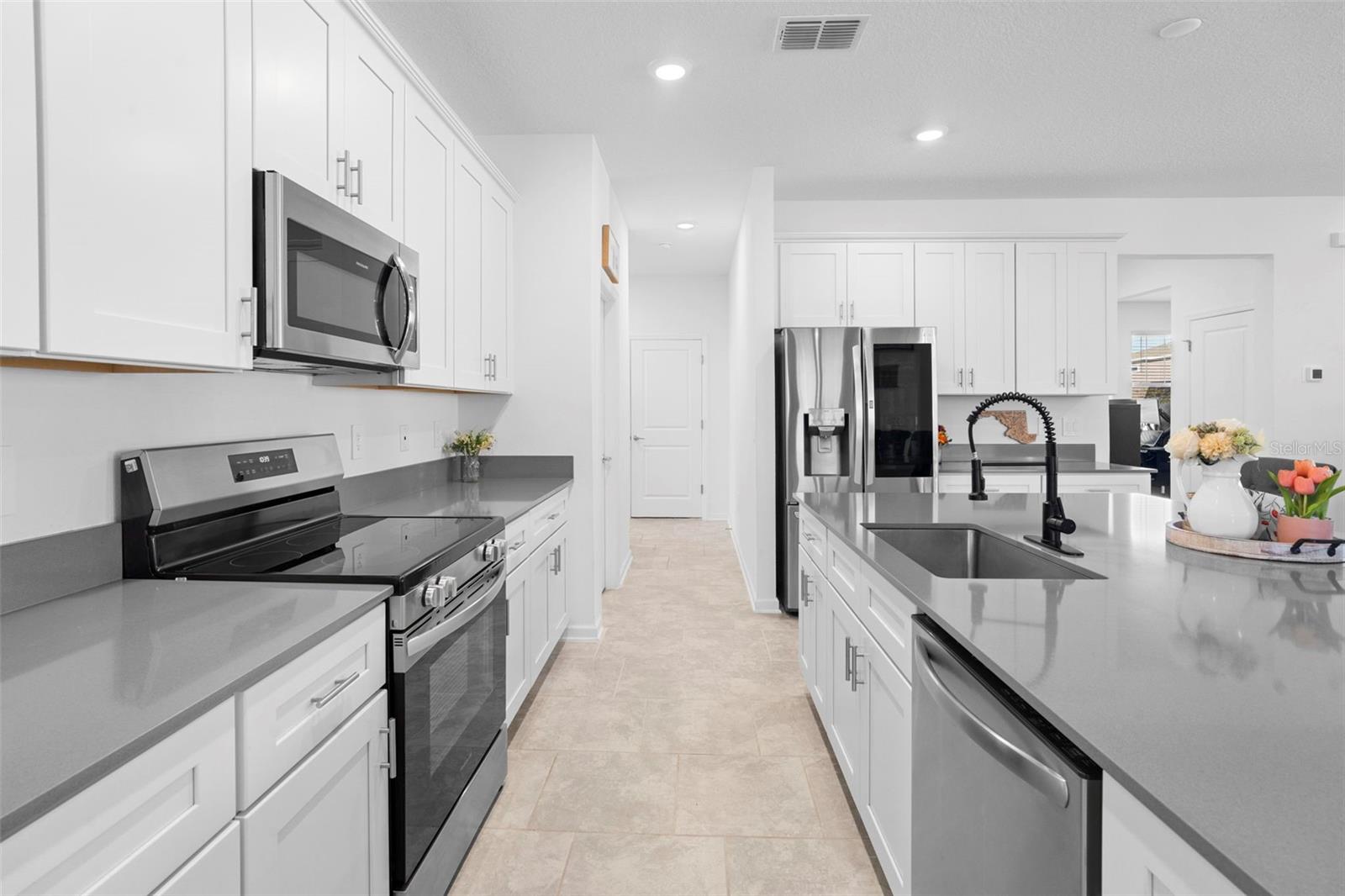 RHETTS RIDGE 112/1 LOT 37 - Residential