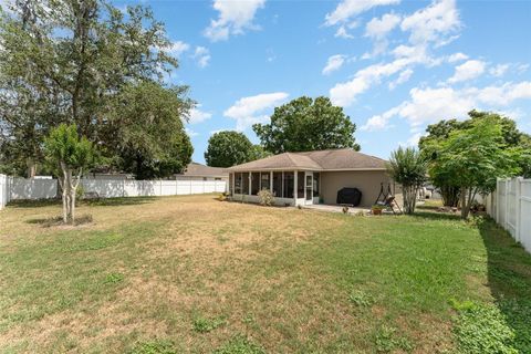 A home in LAKELAND