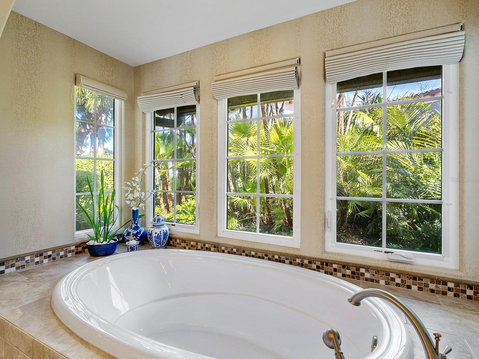 LAKE CLUB PH II - Residential