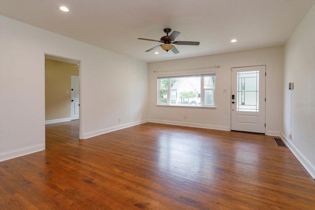 Photo of 706 Florida Street, Orlando, FL 32806 (MLS # O6438011)