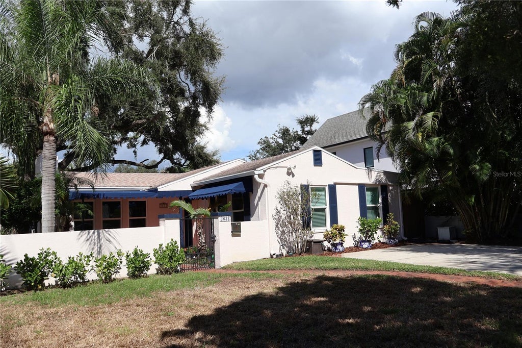 Photo of 2633 W Sunset Drive, Tampa, FL 33629 (MLS # TB8557040)