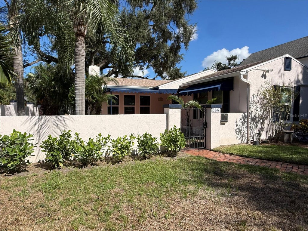 Photo of 2633 W Sunset Drive, Tampa, FL 33629 (MLS # TB8557040)