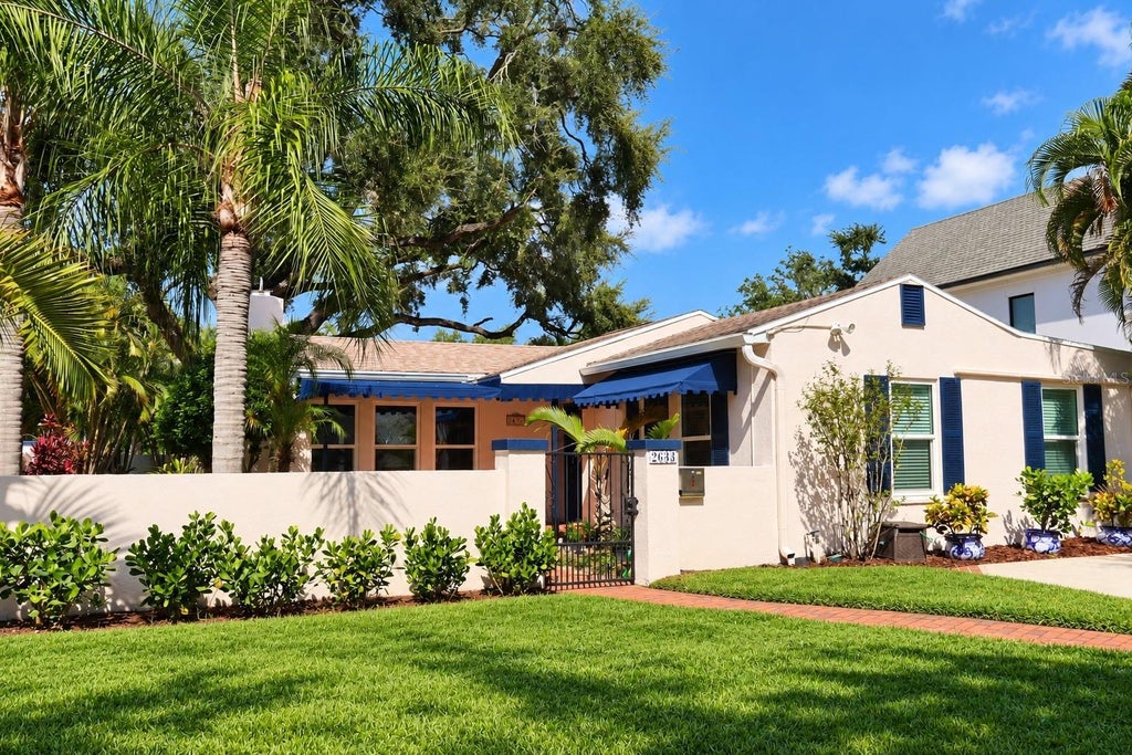 Photo of 2633 W Sunset Drive, Tampa, FL 33629 (MLS # TB8557040)
