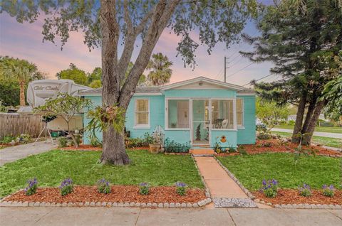 653 E SPRUCE STREET TARPON SPRINGS FL 34689