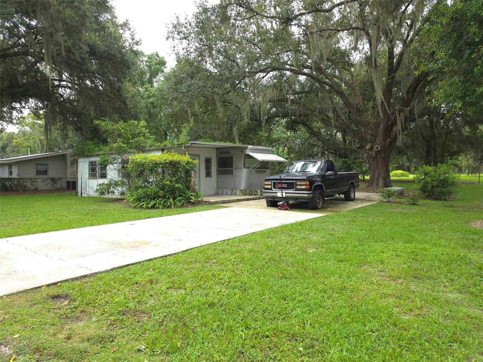 View LAKELAND, FL 33810 mobile home