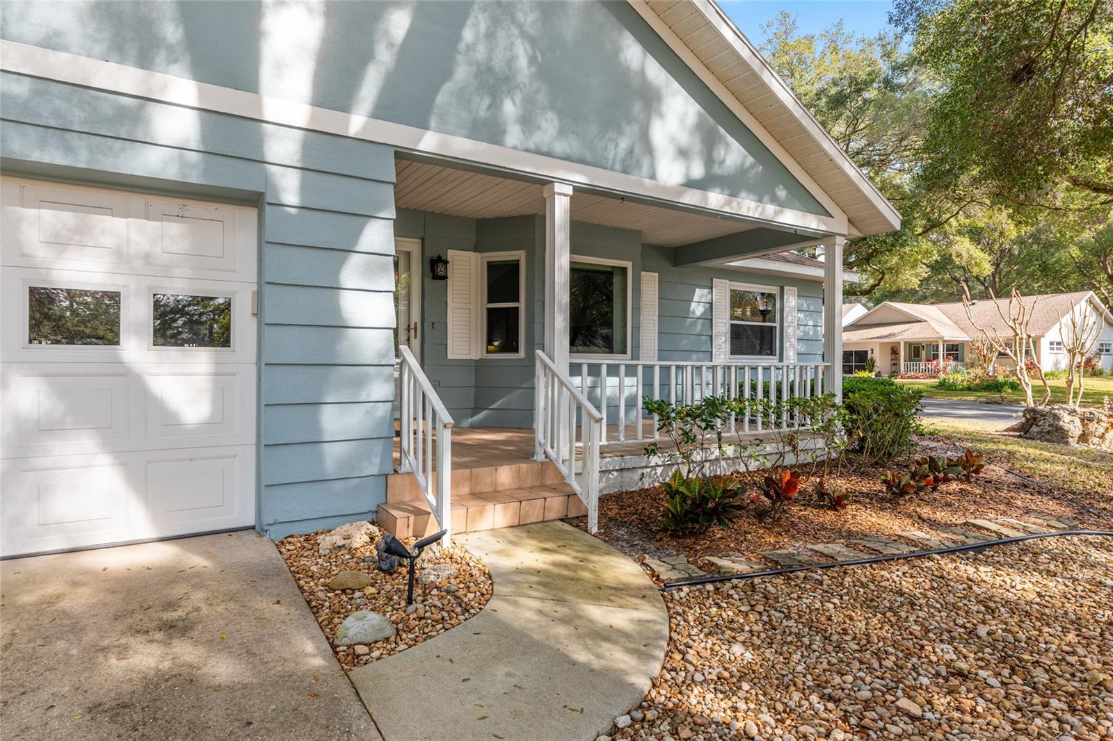 ON TOP OF THE WORLD - Residential