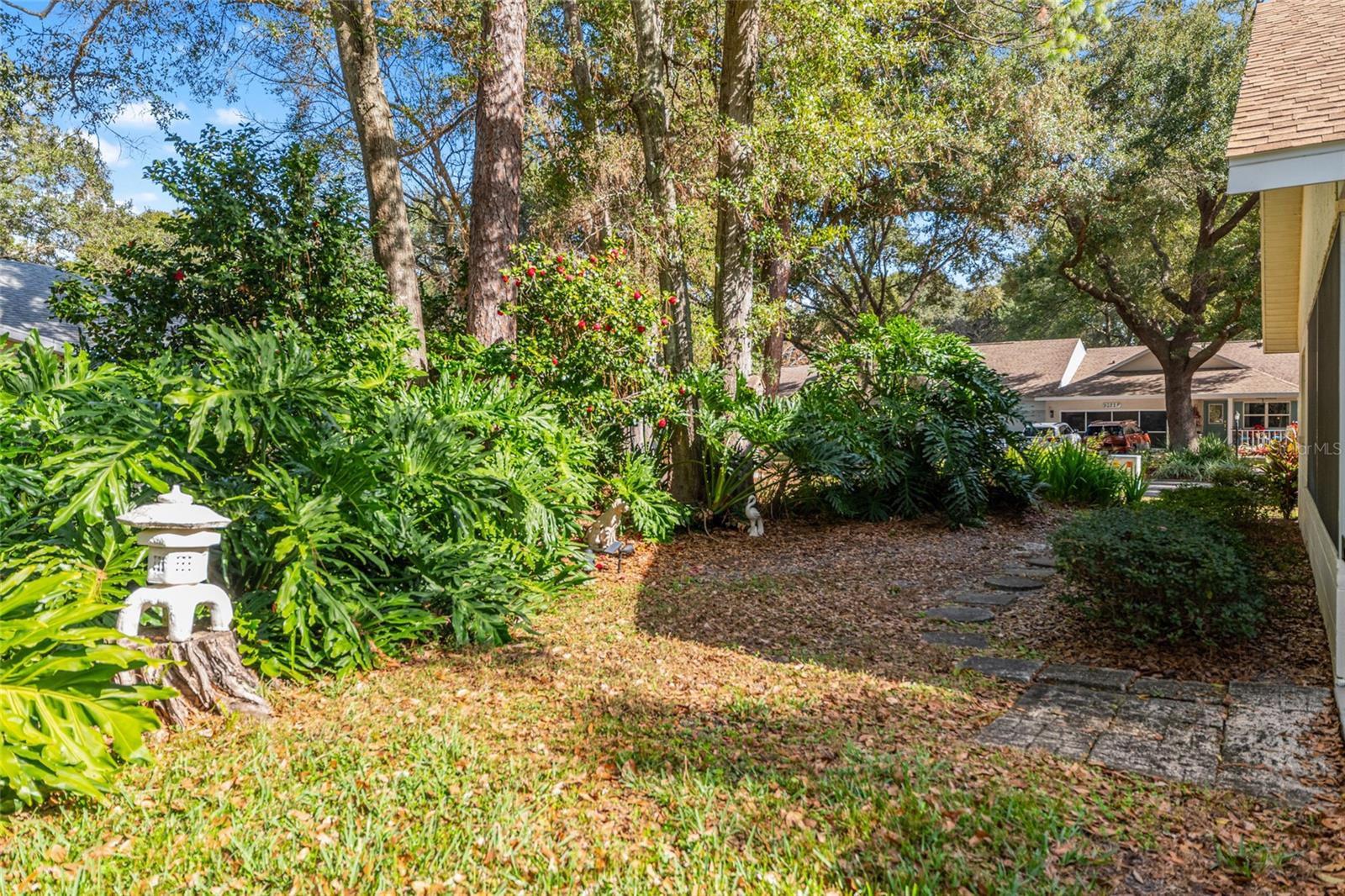 ON TOP OF THE WORLD - Residential